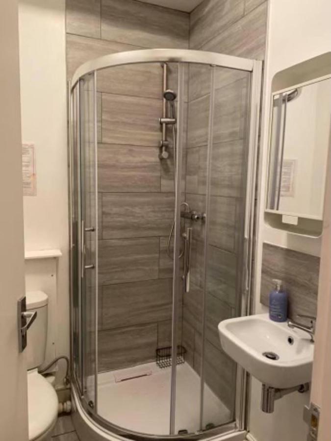 Spacious Four Bedroom Home 3 Bathrooms - Coventry Luaran gambar